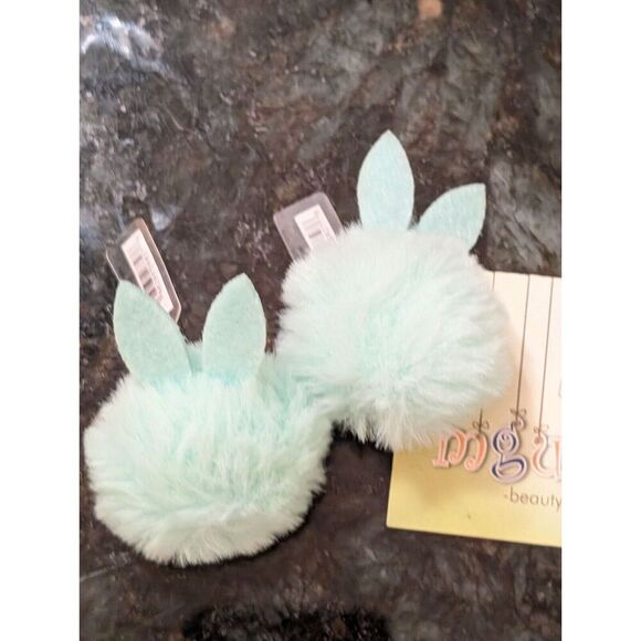 JIBBITZ by CROCS Lot Of 2 Blue Bunny Puff Ball Charms BNTW - Rare - Picture 1 of 7
